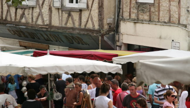 Marché à Montcuq Du 20/10/2024 au 28/12/2025