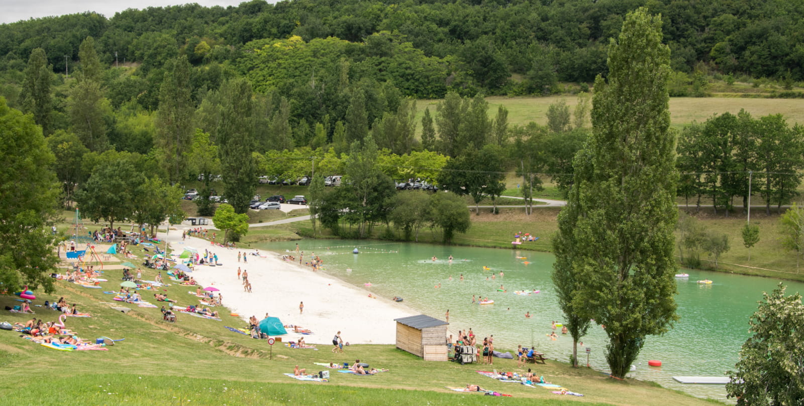 180801 Plan d'eau à Montcuq ©© Lot Tourisme - C. Novello 170727-141725