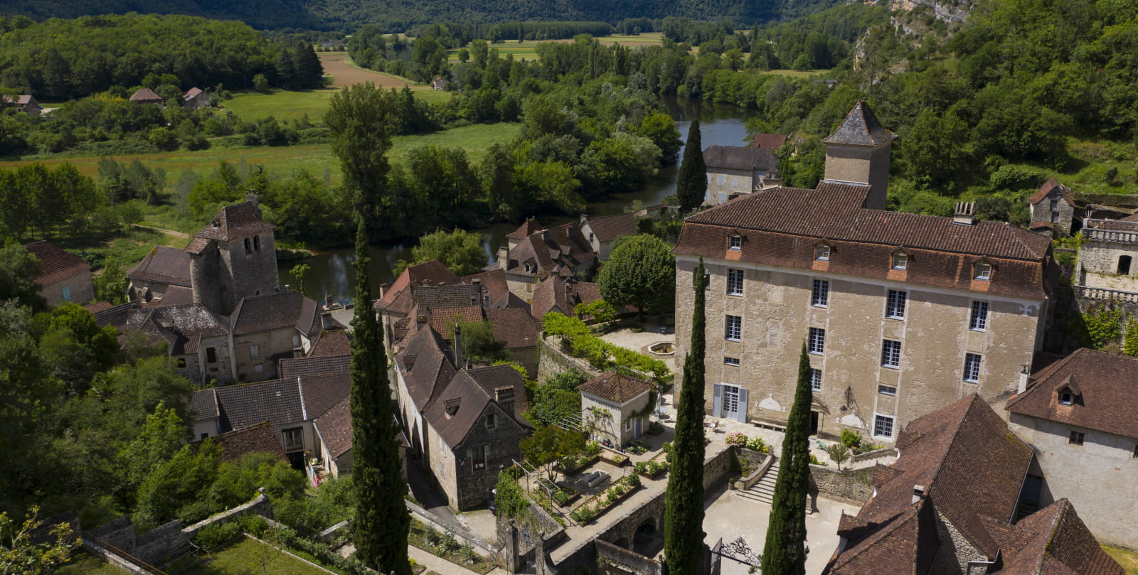 Vue aérienne globale Chateau de LARNAGOL